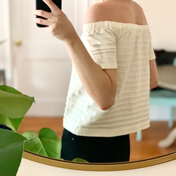 ⚡️⬇️⚡️Madewell Cream Textured off-the-shoulder Top - Picture 2 of 5